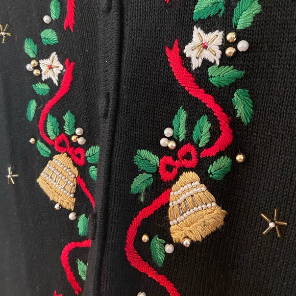 Classic Christmas Vest - Picture 2 of 4